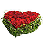 Hearty Red Roses Gift Arrangement