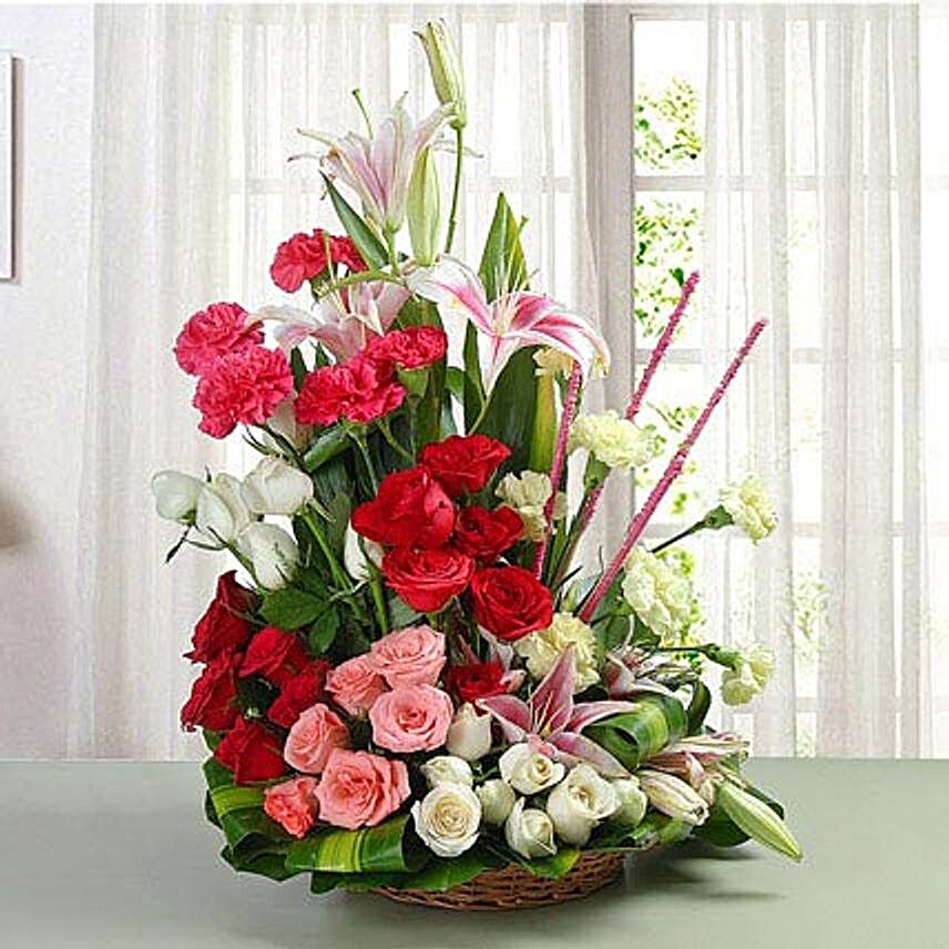 Elegant Mixed Flowers Arrangement
