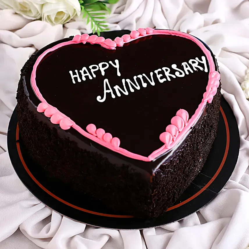 Happy Anniversary Heart Shaped Cake- Eggless Half Kg