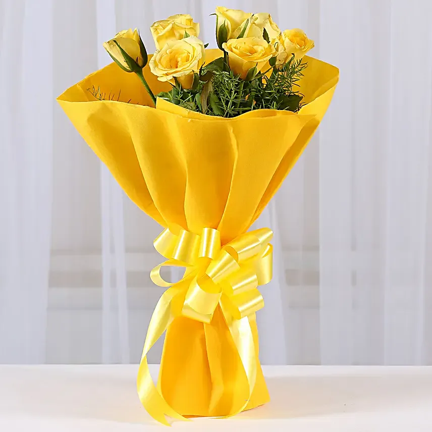 Enticing 8 Yellow Roses Bouquet