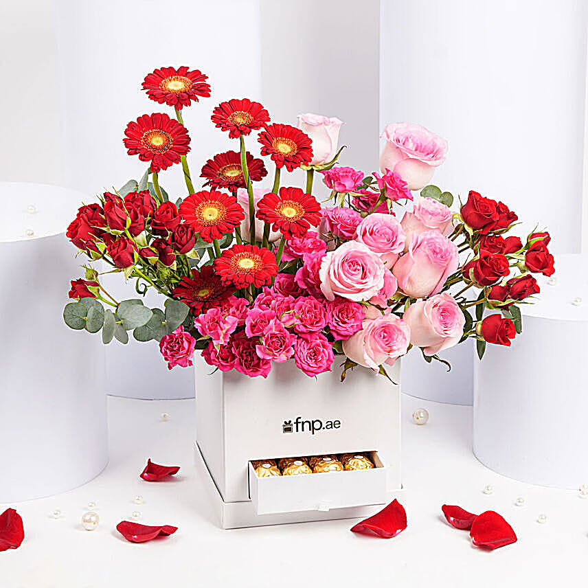 /images/pr/kuwait/l/v20250104105140/colors-of-love-flower-box-with-chocolates_1.jpg