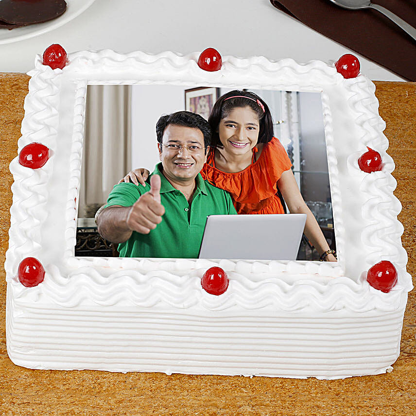 /images/pr/l/v20180531001851/tangy-pineapple-photo-cake-for-fathers-day_1.jpg