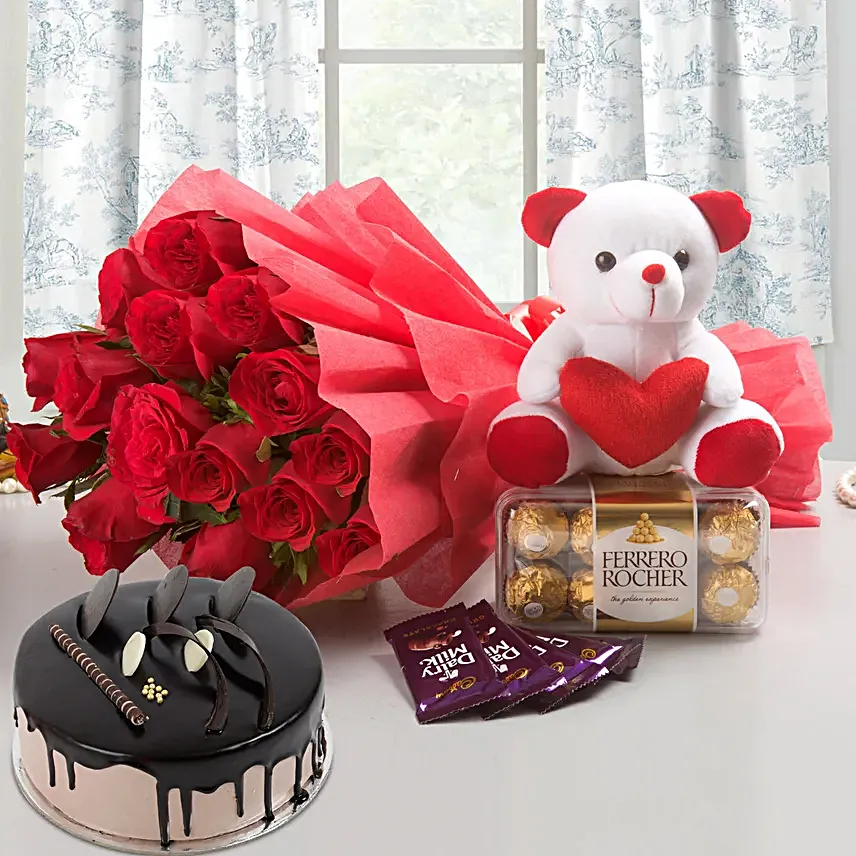 /images/pr/l/v20180604102046/complete-love-hamper_1.jpg