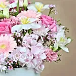 /images/pr/qatar/l/v20231012180637/dazzling-flower-box-arrangement_3.jpg