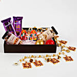 /images/pr/l/v20181030190822/rich-diwali-wooden-tray-hamper_1.jpg