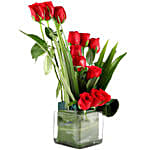 /images/pr/l/v20190528184724/beautiful-red-roses-vase-arrangement_3.jpg