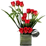 /images/pr/l/v20190528184732/beautiful-red-roses-vase-arrangement_1.jpg