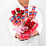 /images/pr/l/v20230110123308/red-roses-arrangement-with-nestle-kitkat_6.jpg