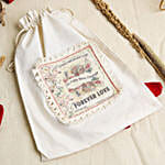 /images/pr/l/v20230121180839/personalised-love-story-gift-kit_5.jpg