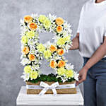 /images/pr/l/v20241108182558/stunning-personalised-blooming-arrangement_9.jpg