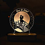 /images/pr/l/v20241125182642/personalised-couple-on-bridge-night-lamp_2.jpg