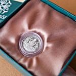 /images/pr/l/v20250129185423/badhai-ho-silver-coin-hamper_3.jpg