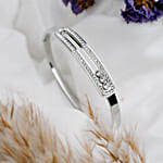 /images/pr/l/v20250305104841/eternal-radiance-personalised-bracelet_1.jpg