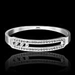 /images/pr/l/v20250305104842/eternal-radiance-personalised-bracelet_3.jpg