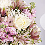 /images/pr/uae/l/v20240910170743/pink-and-white-floral-bunch-in-glass-vase_4.jpg