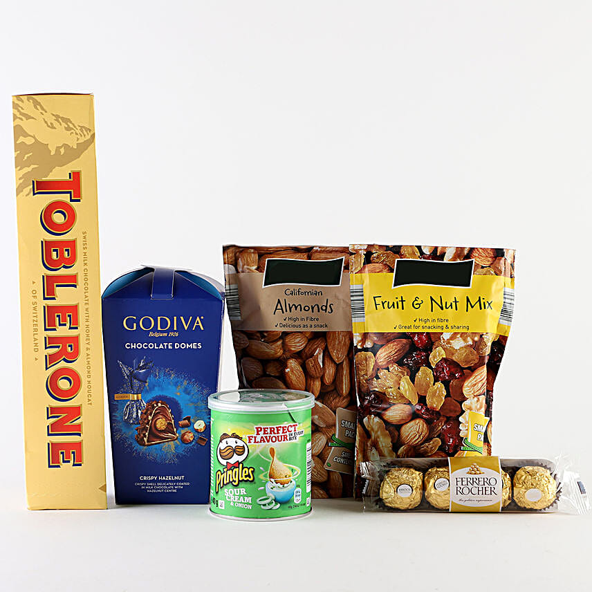 /images/pr/uk/l/v20190924162205/sweet-and-salty-hamper_1.jpg