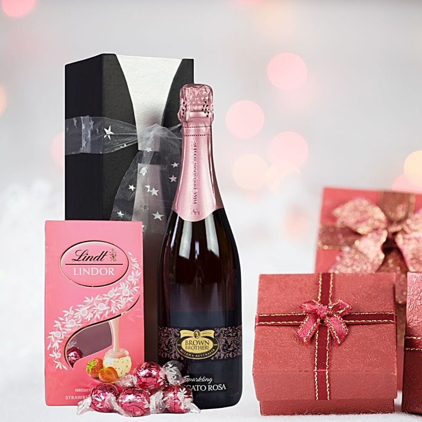 Moscato Rosa And Strawberry Lindt Balls Combo:Corporate hampers to Australia