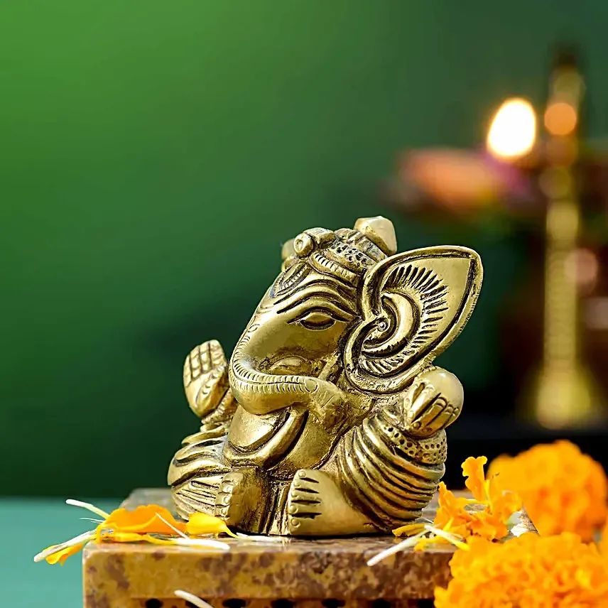 Artisanal Lord Ganesha Idol N Kaju Katli Combo