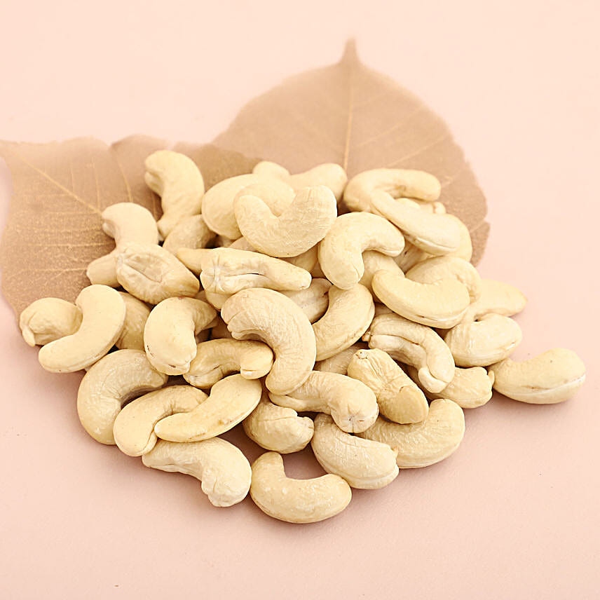 Sneh Cute Rocket Rakhi With Almonds & Cashews