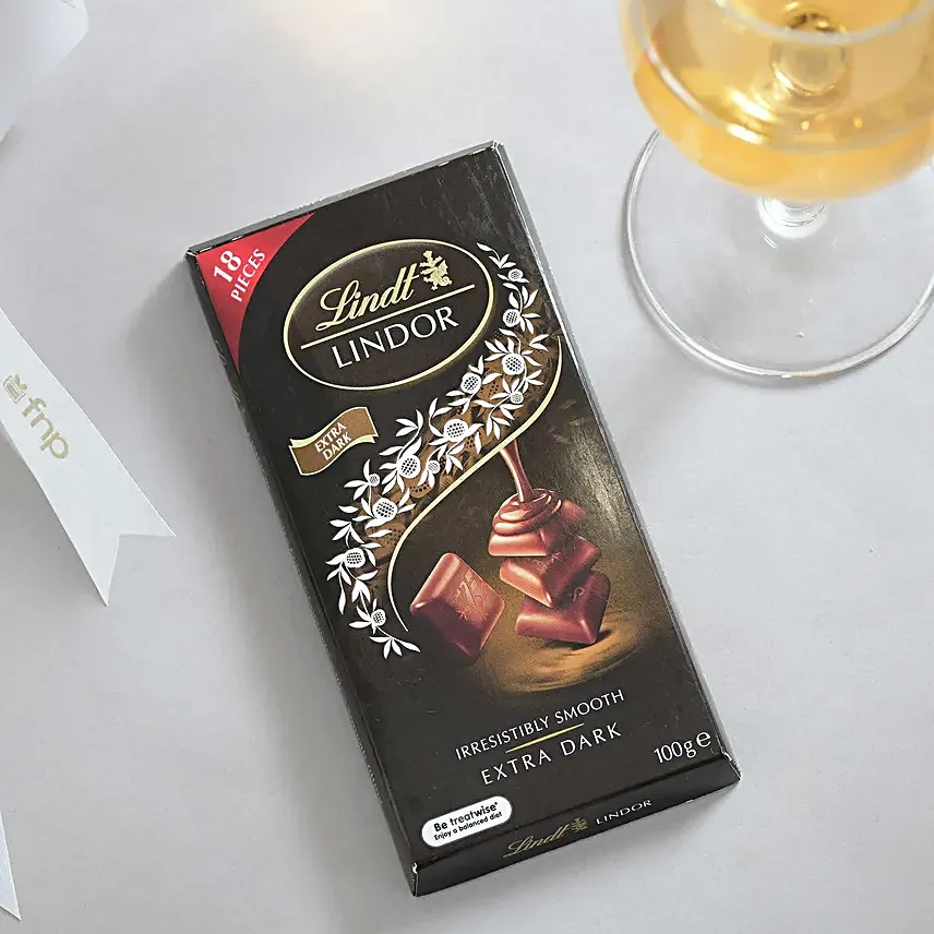 Sparkling Wine N Treats Gift Hamper