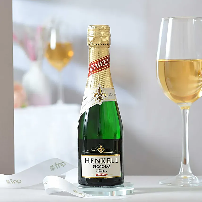 Sparkling Wine N Treats Gift Hamper