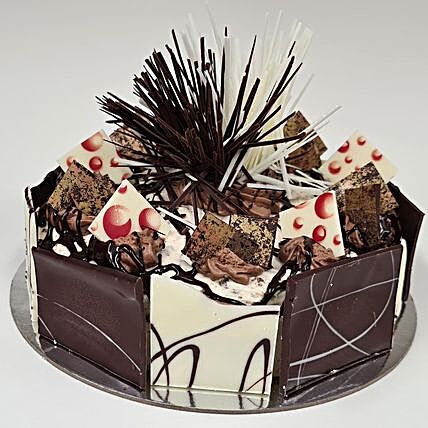 Delectable Cookies And Cream Cake:Cake Delivery in Australia