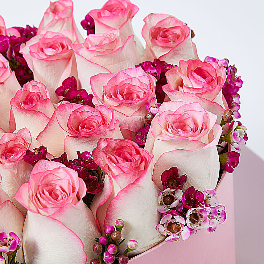 Dual Shade Roses In A Box