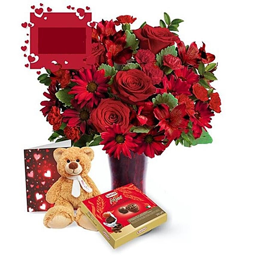 Cuddly Love Bear With Flowers Gift Set