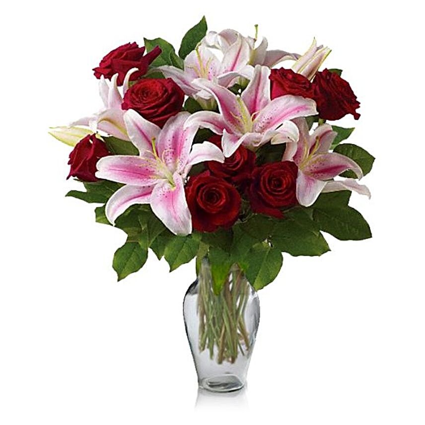 Delightful Roses And Lilies Bunch