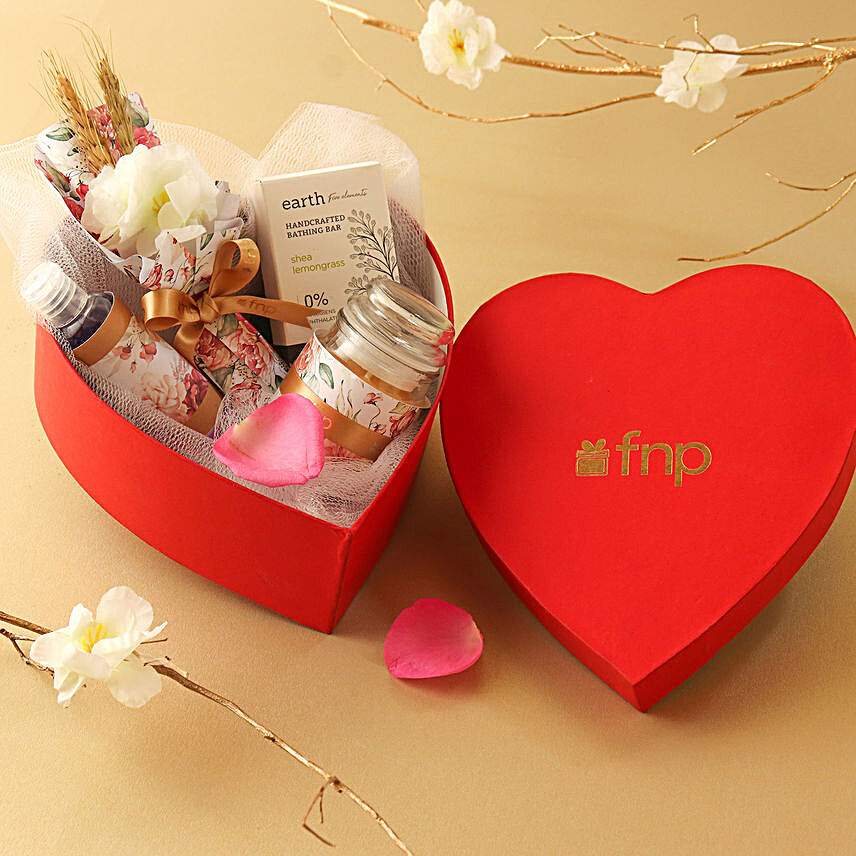 Pamper Your Love Gift Hamper:Valentines Day Gifts to Canada