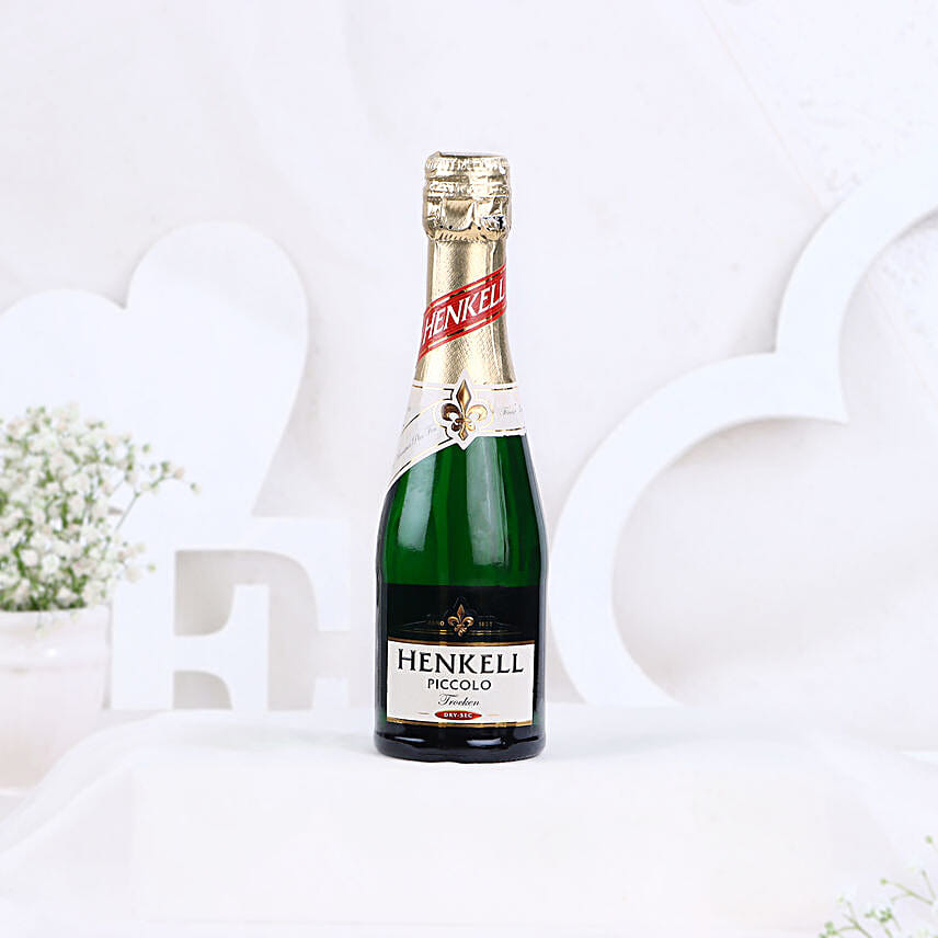 Assorted Treats N Wine Valentine Hamper