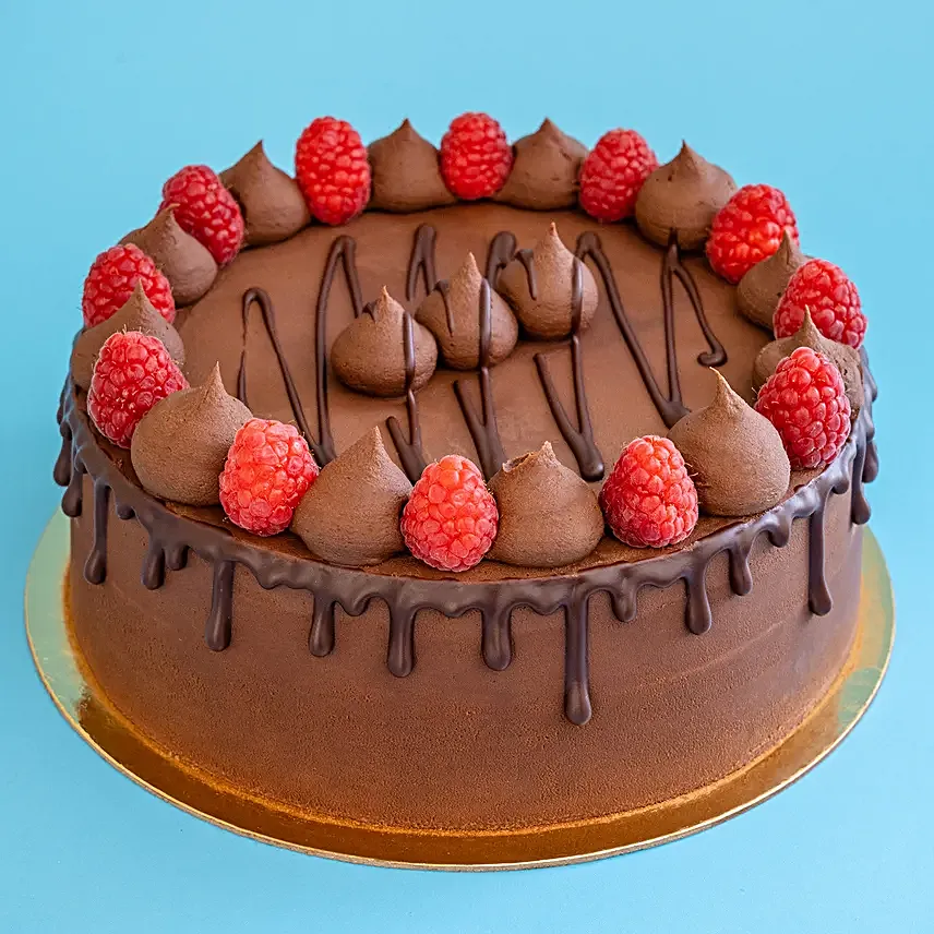 Irresistible Strawberry Chocolate Cake
