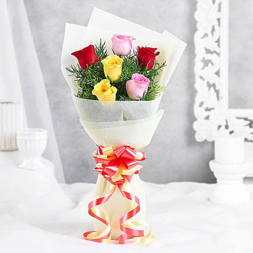 Mixed Love 6 Roses Bunch