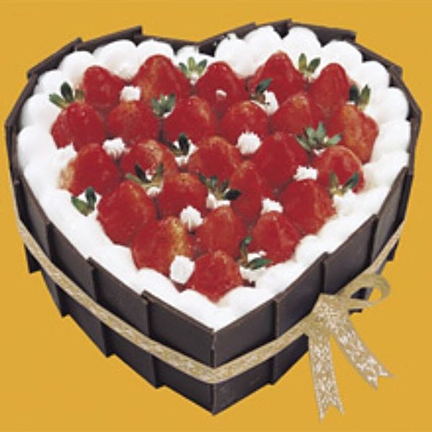 Heart Shaped Fruit Cream Cake