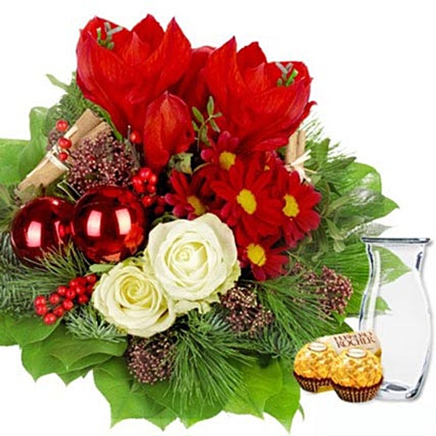 Flower Bouquet Weihnachten with vase and 2 Ferrero Rocher