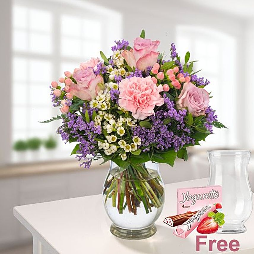 Dankeschon Flower Bouquet Vase And Chocolate Bars