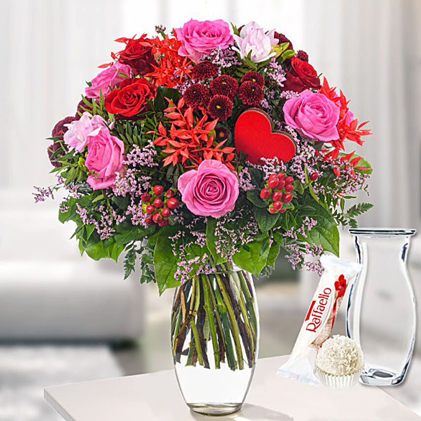 Flower Bouquet Liebeserklarung With Vase And Ferrero Raffaello
