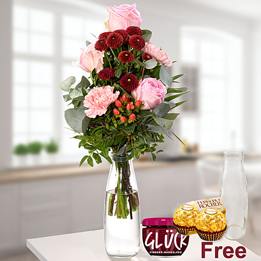 Alluring Mixed Flowers Bouquet With Free Gifts