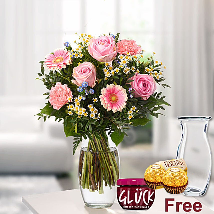 Charming Mixed Flowers Bouquet With Free Gifts