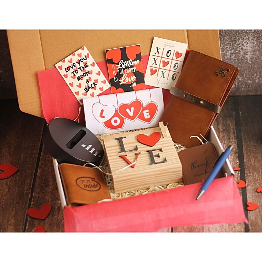 Love Xoxo Hamper:Send Gifts For Him To Gifts