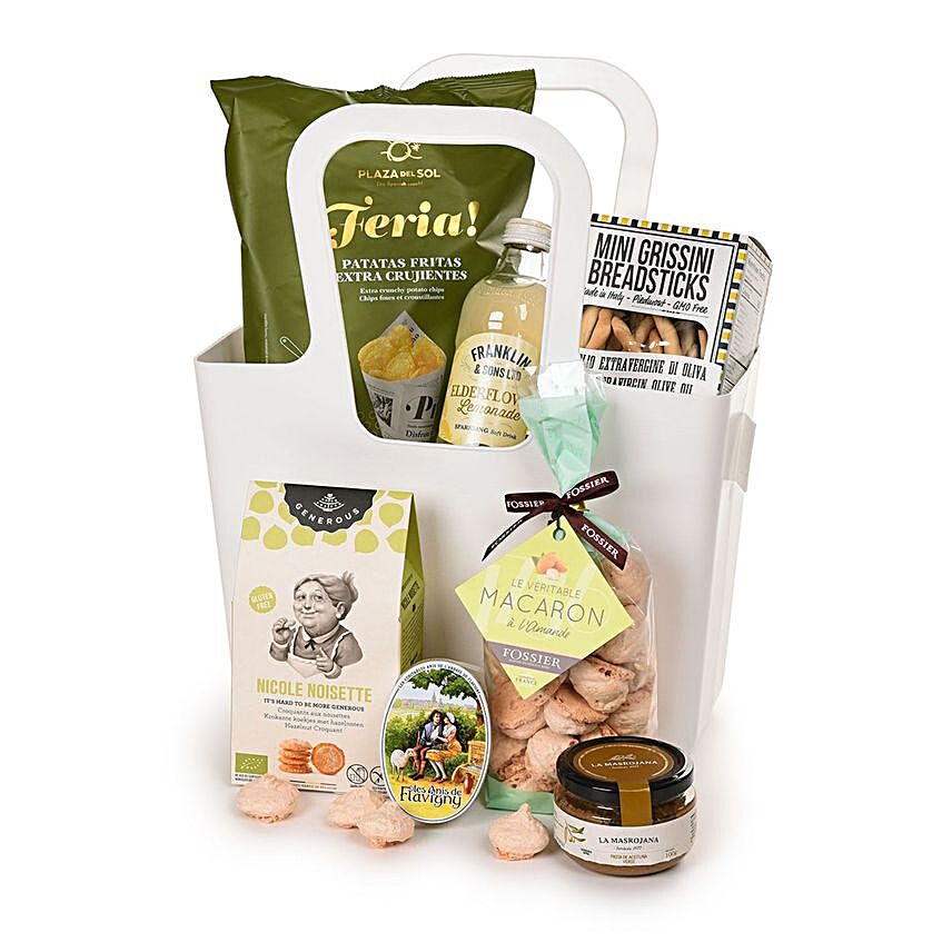 Springtime Munchies Hamper:Send Easter Gifts to Germany