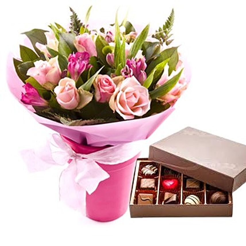Flowers N Chocolates Combo:Flower Delivery in Hong Kong