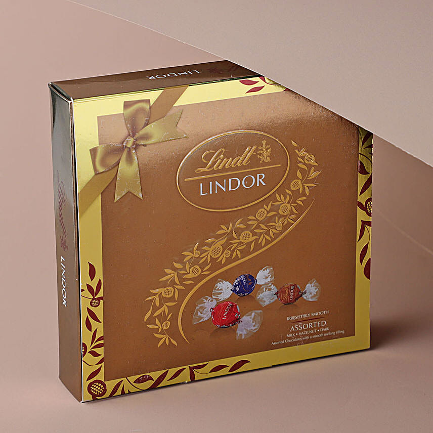 Regal Ethnic Work Rakhi N Lindt Chocolate Gift Set