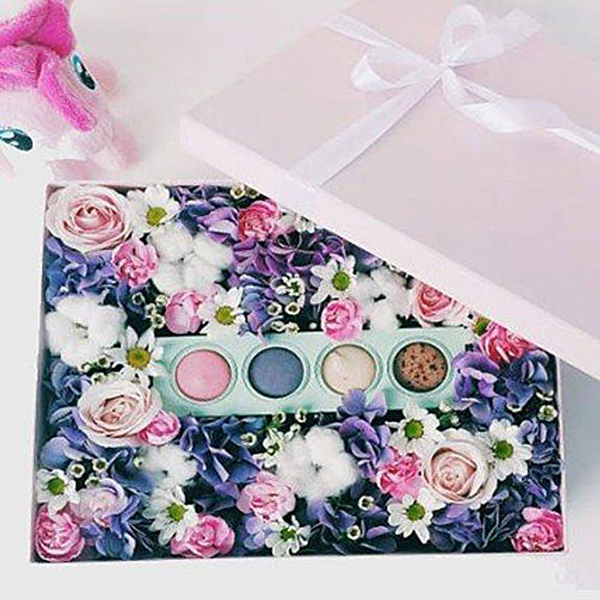Bloom Box With Macaroon:Send Roses to Indonesia