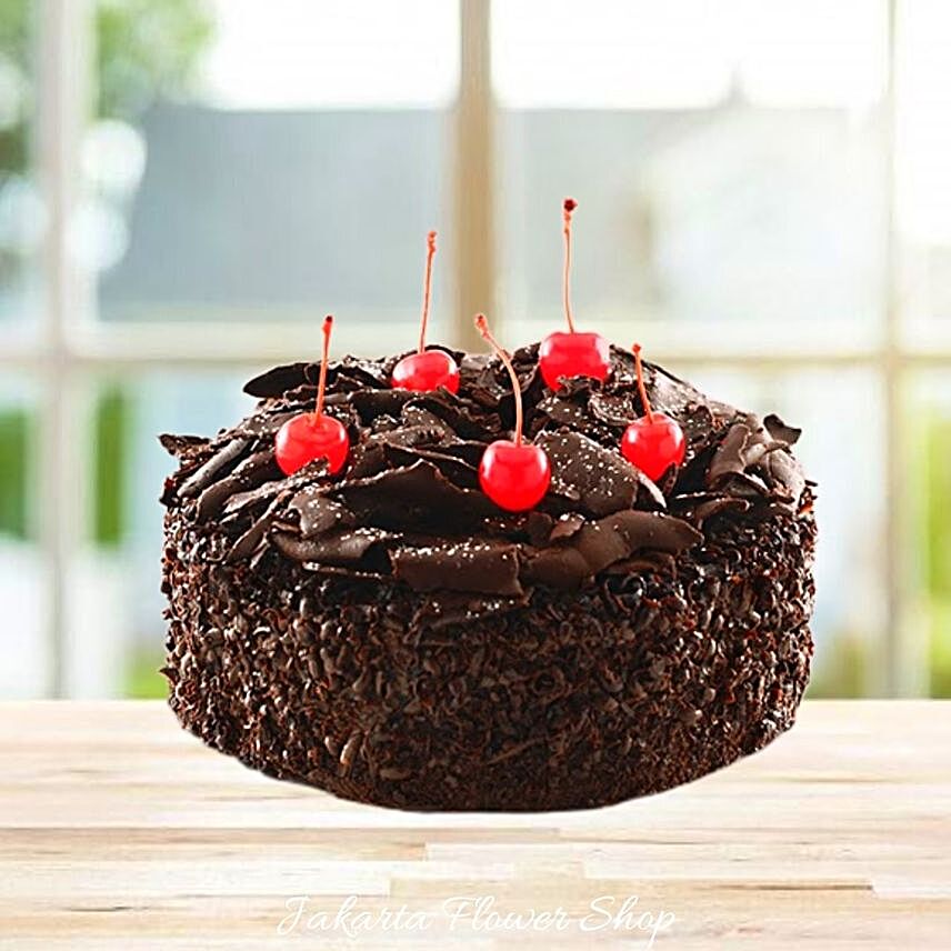 Irresistible Black Forest Gateaux Cake:Send Valentines Day Gifts to Indonesia