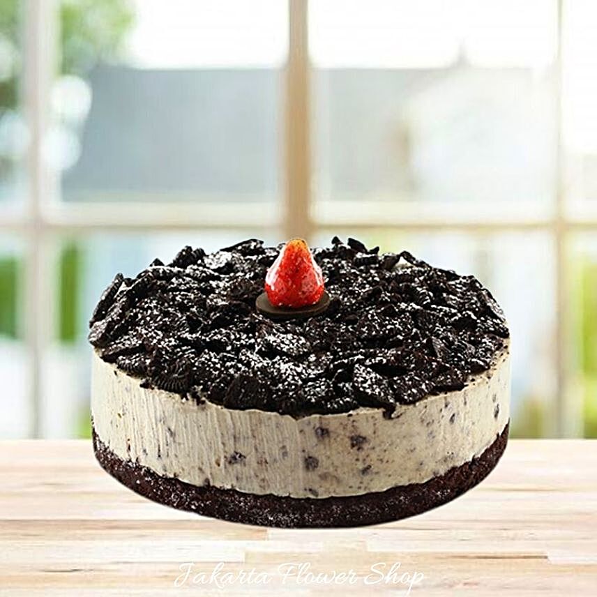 Yummy Oreo Vanilla Cake