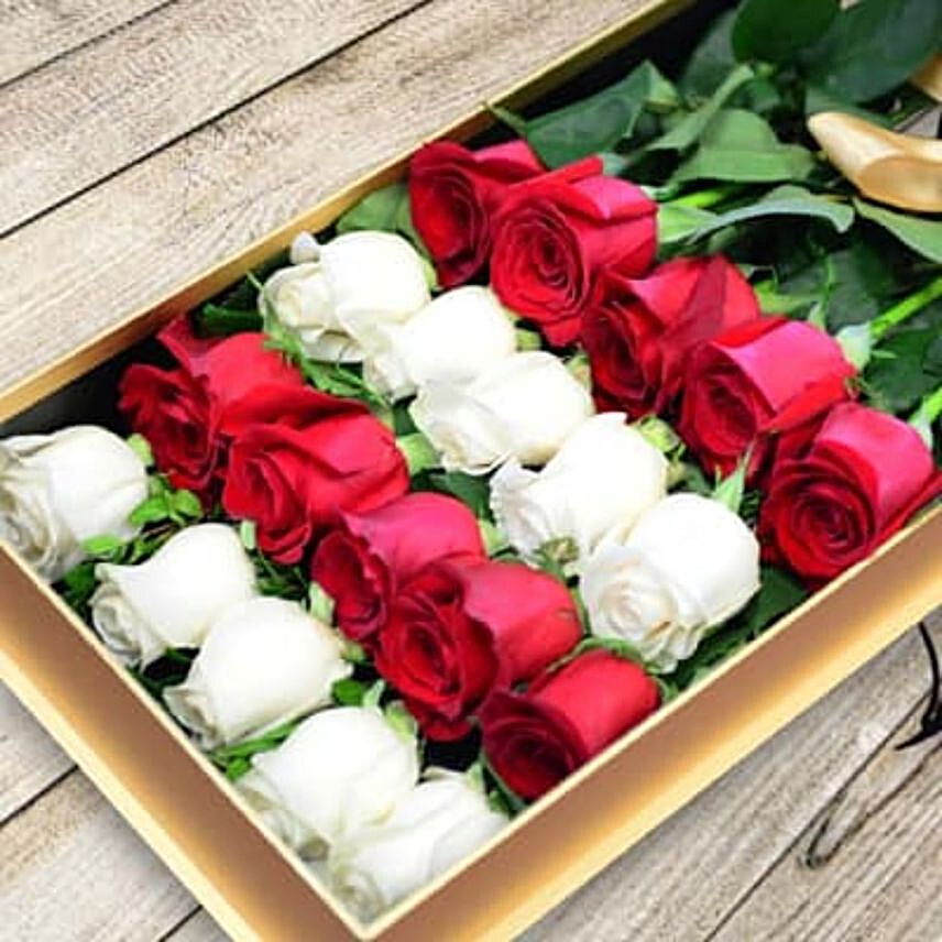 Beautiful Red And White Roses Box:Send Romantic Gifts to Indonesia