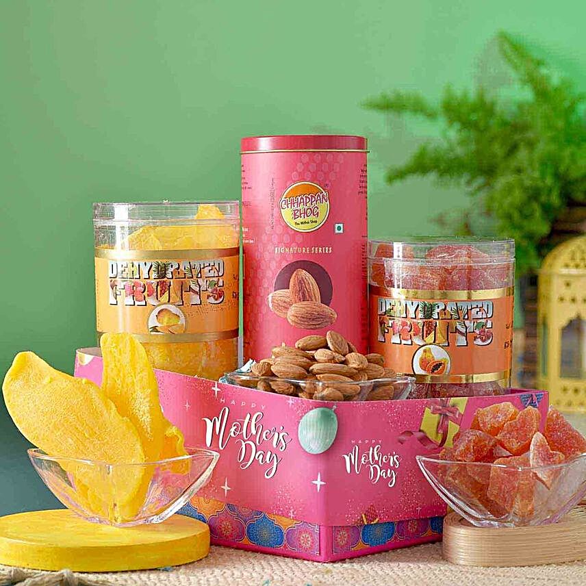 Dehydrated Fruits And Almonds Healthy Hamper:Gift Baskets in Indonesia