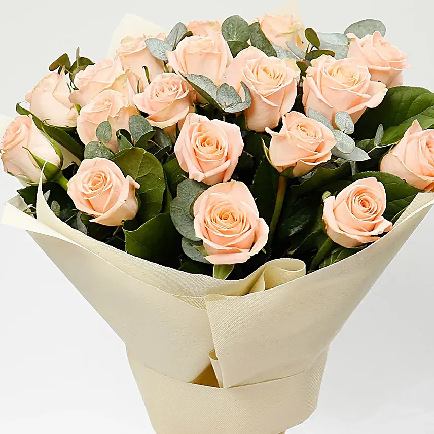20 Peach Roses Bouquet With Teddy Cake