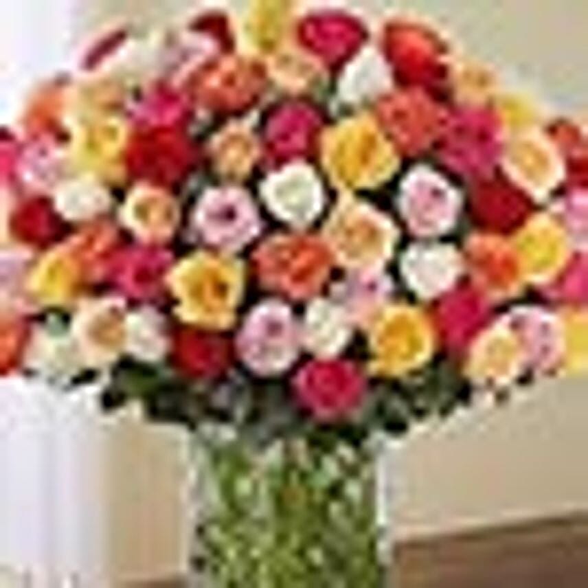 Bunch Of 100 Mixed Roses In Glass Vase